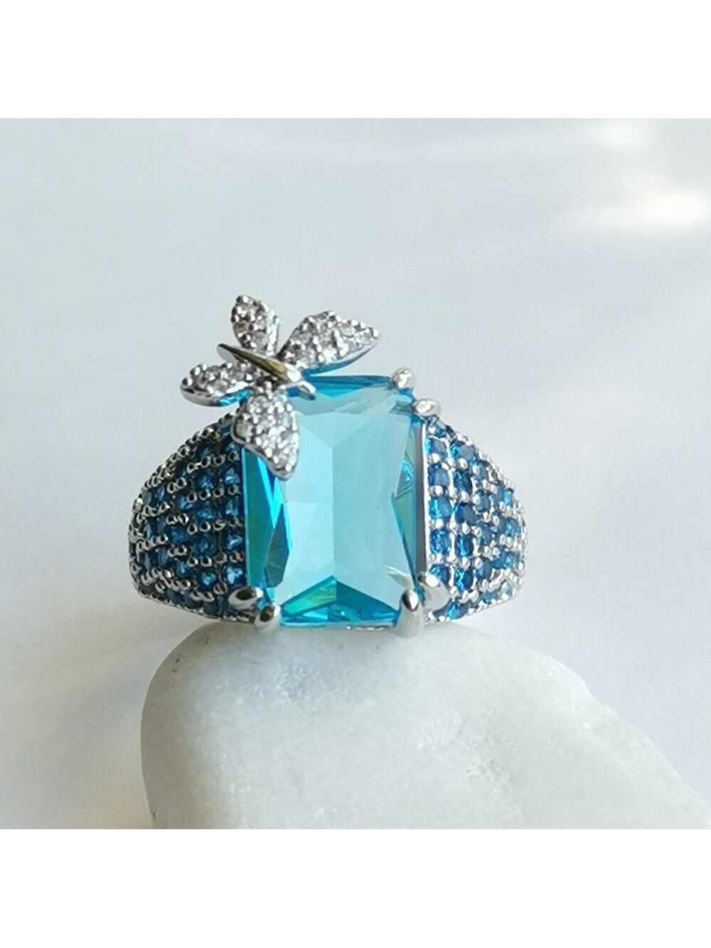Blue topaz CZ Butterfly ring 14k white gold overlay Size 9 🆕